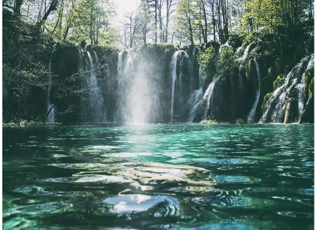 Waterfall representing urinary flow assessment and treatment